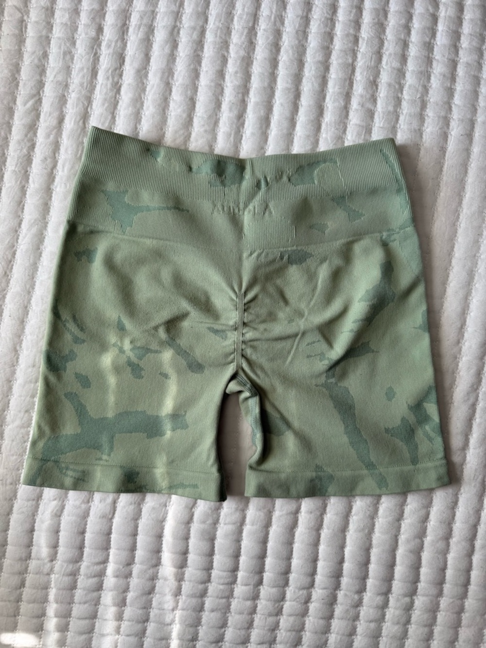 Aurola Seamless High-Waisted Athletic Shorts in Camo Sage